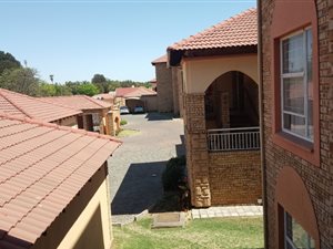 2 Bed Apartment in Vanderbijlpark SE2