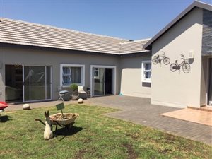 3 Bed House in Midstream Meadows