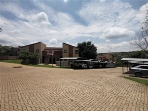 2 Bed Apartment in Ruimsig