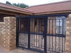 3 Bed House in Protea Glen
