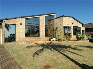 4 Bed House in La Mercy