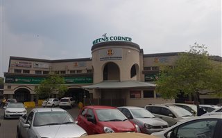 30 m² Commercial space in Queenswood