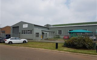 860 m² Industrial space in Hughes