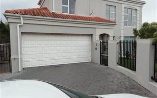 3 Bedroom House in Century City