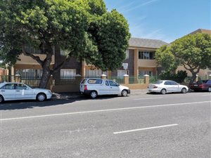 2 Bed Flat in Goodwood