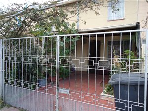 3 Bed House in Elsies River