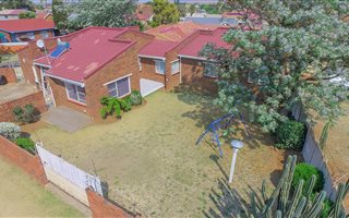 4 Bedroom House in Lenasia South