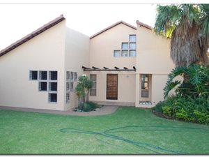 4 Bed House in Pierre van Ryneveld