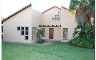 4 Bedroom House in Pierre van Ryneveld