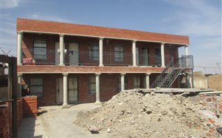 8 Bedroom Flat in Ivory Park
