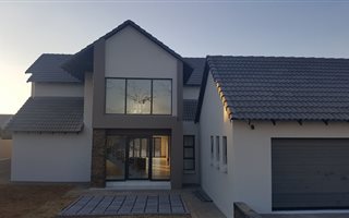 4 Bedroom House in Country View Estate