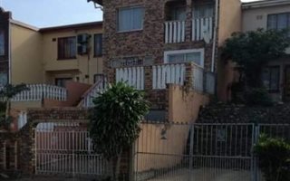 3 Bedroom Duplex in Westham