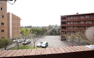 2 Bedroom Apartment in Zwartkop