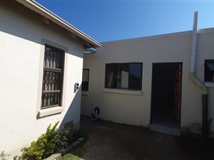 1 Bed Garden Cottage in Goudrand