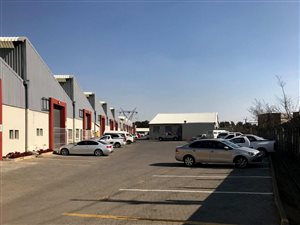 350 m² Commercial space in City Deep