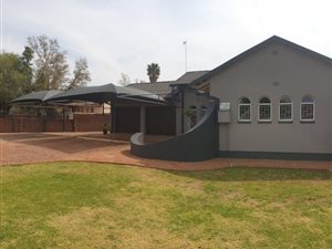 3 Bed House in Royldene