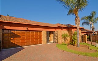 3 Bedroom Cluster in Bartlett