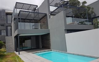 4 Bedroom Townhouse in Camps Bay