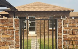 2 Bedroom Townhouse in Andeon AH