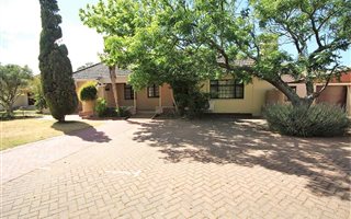 6 Bedroom House in Pinelands