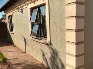 3 Bed House in Vosloorus