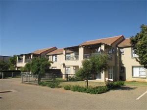 2 Bed Townhouse in Leeuwenhof Estate