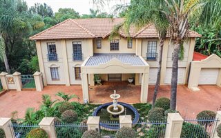 5 Bedroom House in Waterkloof