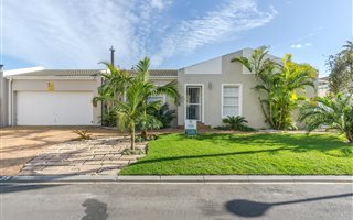 3 Bedroom House in Blouberg Rise
