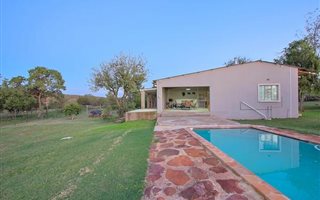 27 ha Farm in Kameeldrift East