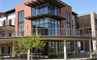693 m² Commercial space in Greenstone Hill