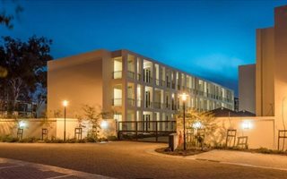 3 Bedroom Apartment in Paardevlei