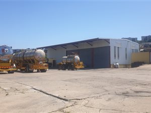 375 m² Commercial space in Newlands West