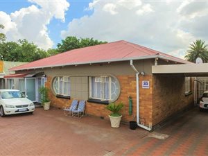 5 Bed House in Rewlatch