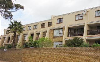 2 Bedroom Townhouse in Strand Central