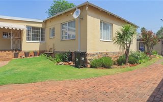 3 Bedroom House in Kensington