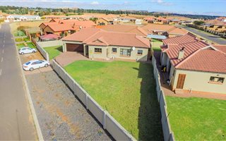 3 Bedroom House in Aerorand