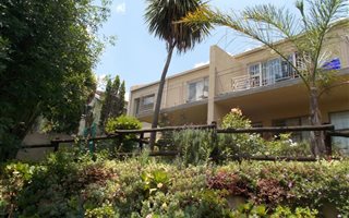2 Bedroom Townhouse in Bedford Gardens