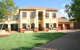 5 Bedroom House in Midstream Estate