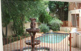 7 Bedroom House in Orchards