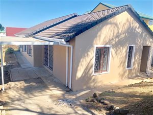 3 Bed House in Newlands West
