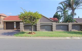4 Bedroom House in Lenasia South