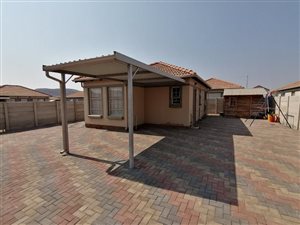 3 Bed Townhouse in Andeon AH