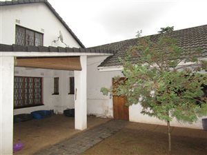 3 Bed House in Manor Gardens