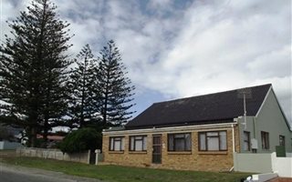3 Bedroom House in Gansbaai and surrounds