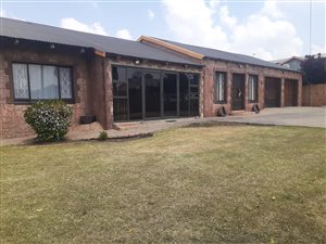 3 Bed House in Cruywagenpark