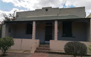 2 Bedroom House in De Rust