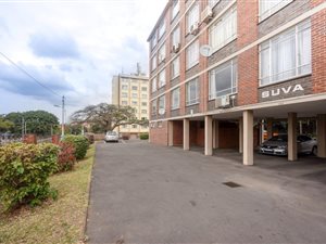 2 Bed Flat in Essenwood