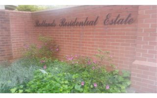 3 Bedroom Townhouse in Wembley