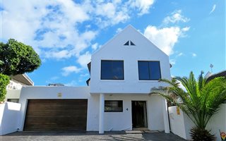 3 Bedroom House in West Beach