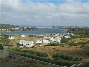 3 Bed Cluster in Stilbaai